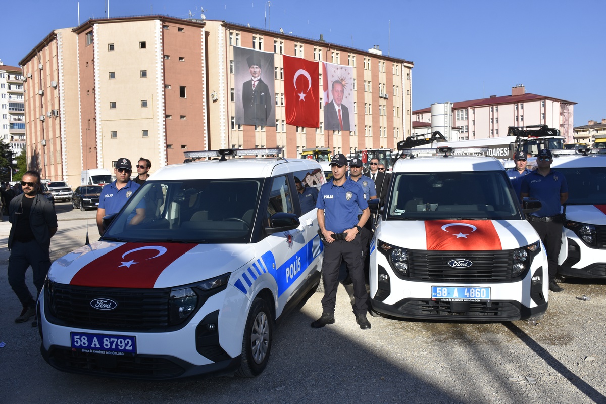 Sivas\'ta Yeni Emniyet Binası Temel Atma Töreni