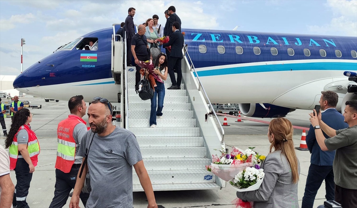 Bakü-Kars Uçuşları Başladı