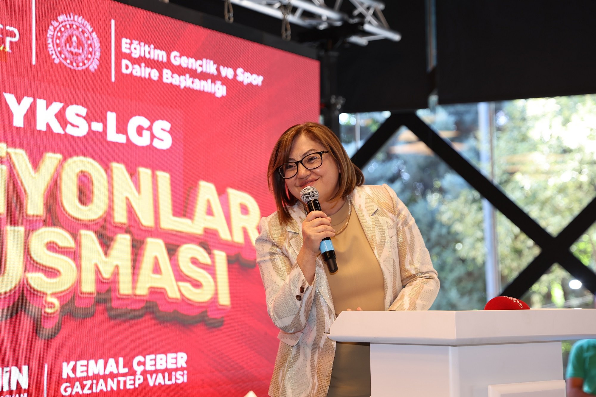 Başkan Şahin, gazi şehrin 2026 YKS ve LGS şampiyonlarıyla buluştu