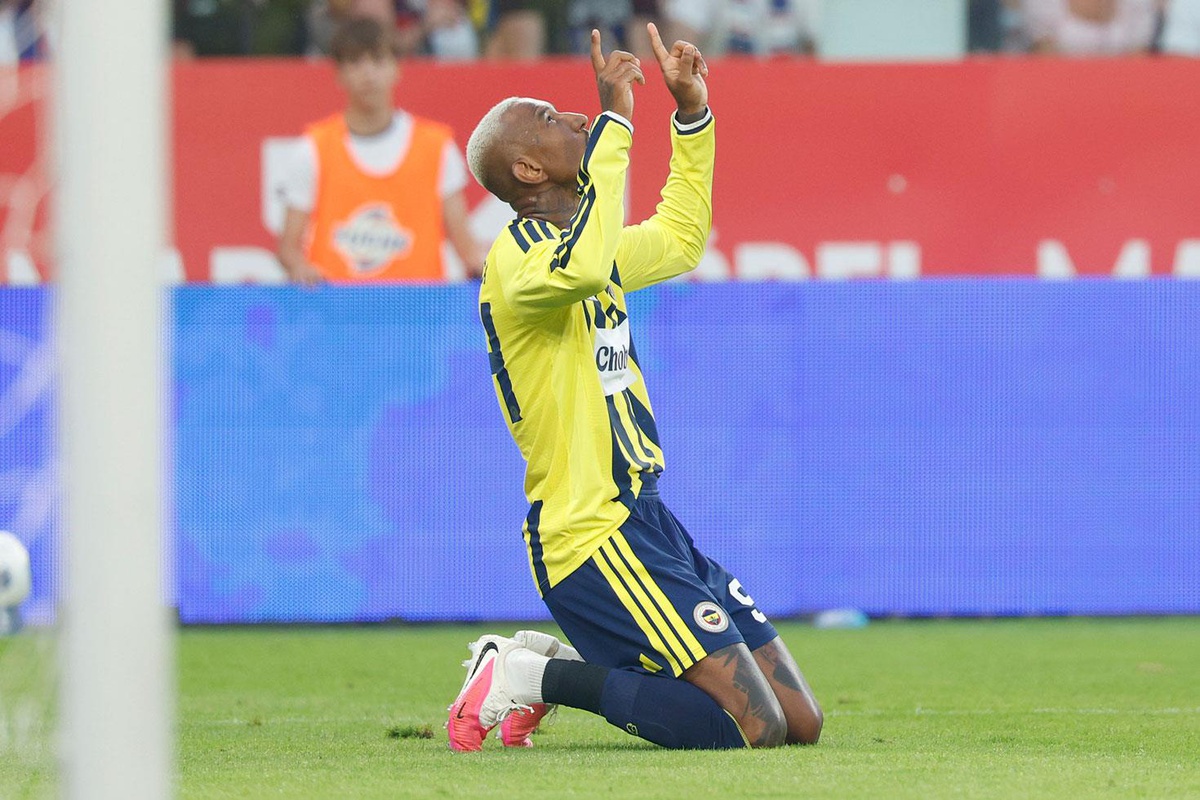 Bu adamı kim durduracak? Talisca Fenerbahçe tarihe geçti