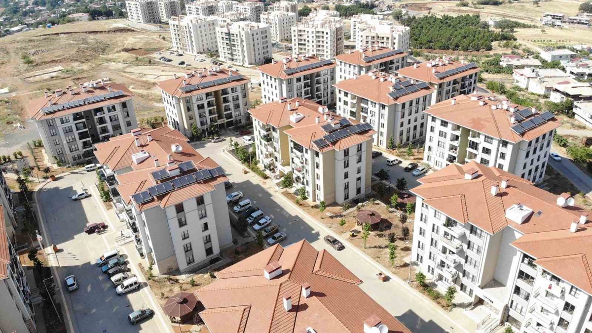 Deprem Bağışları Tartışma Yarattı