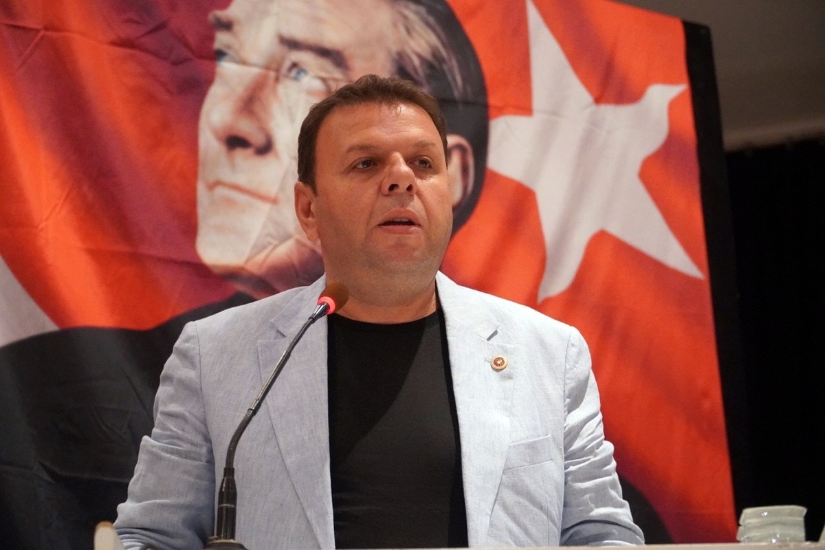 Ediz Ün CHP\'ye Geri Dönüyor