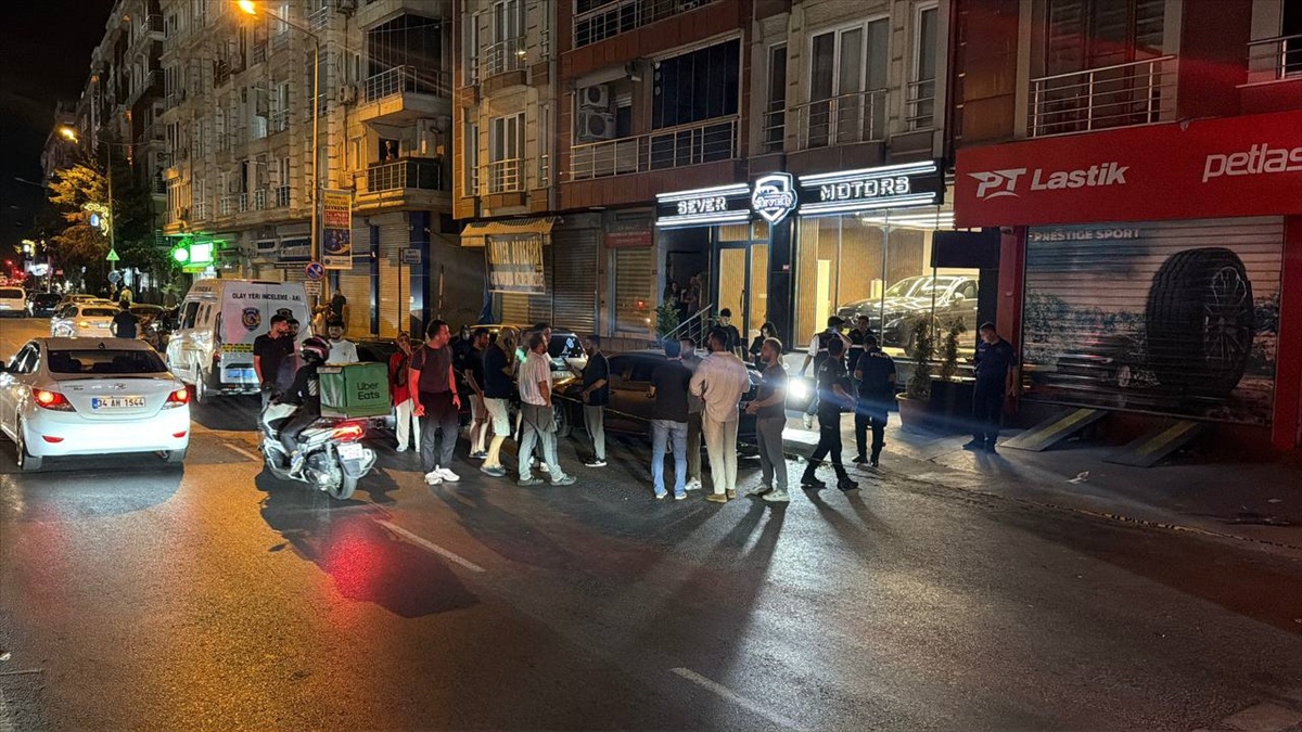 Eyüpsultan\'da Silahlı Saldırı: 4 Yaralı