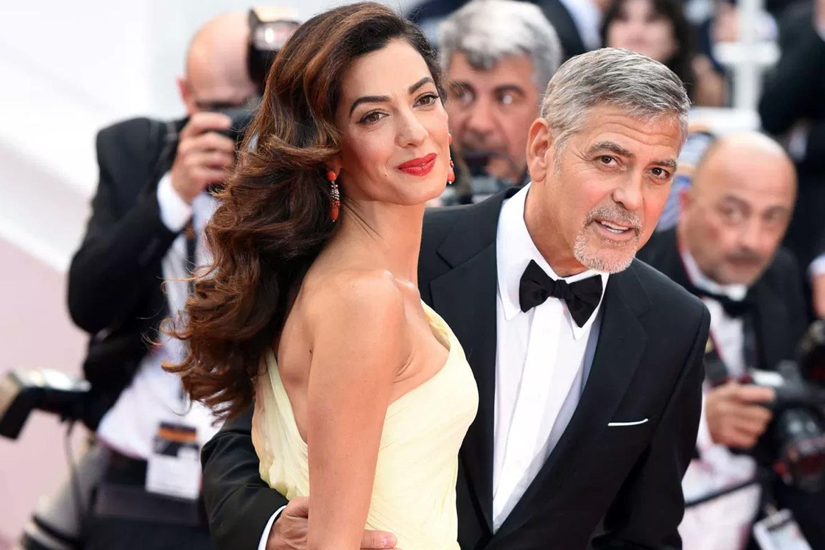 Fransa\'daki yangınlarda Amerikalı ünlü aktör George Clooney\'nin evi de tahliye edildi