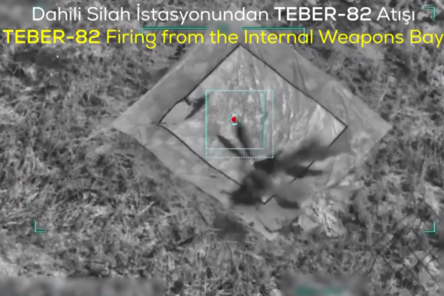 Bayraktar KIZILELMA’dan tarihi test: Gövde içi yuvasıyla tam isabet