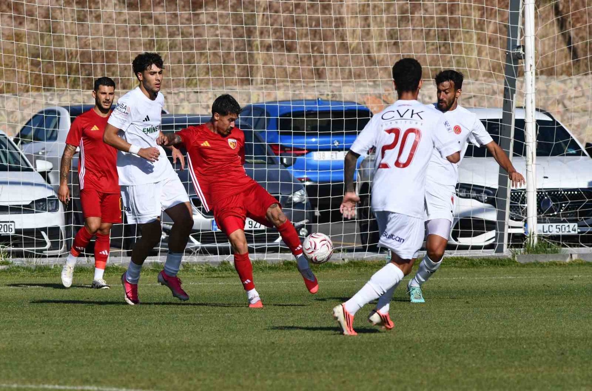 Kayserispor, Ümraniyespor'u 2-1 Yendi