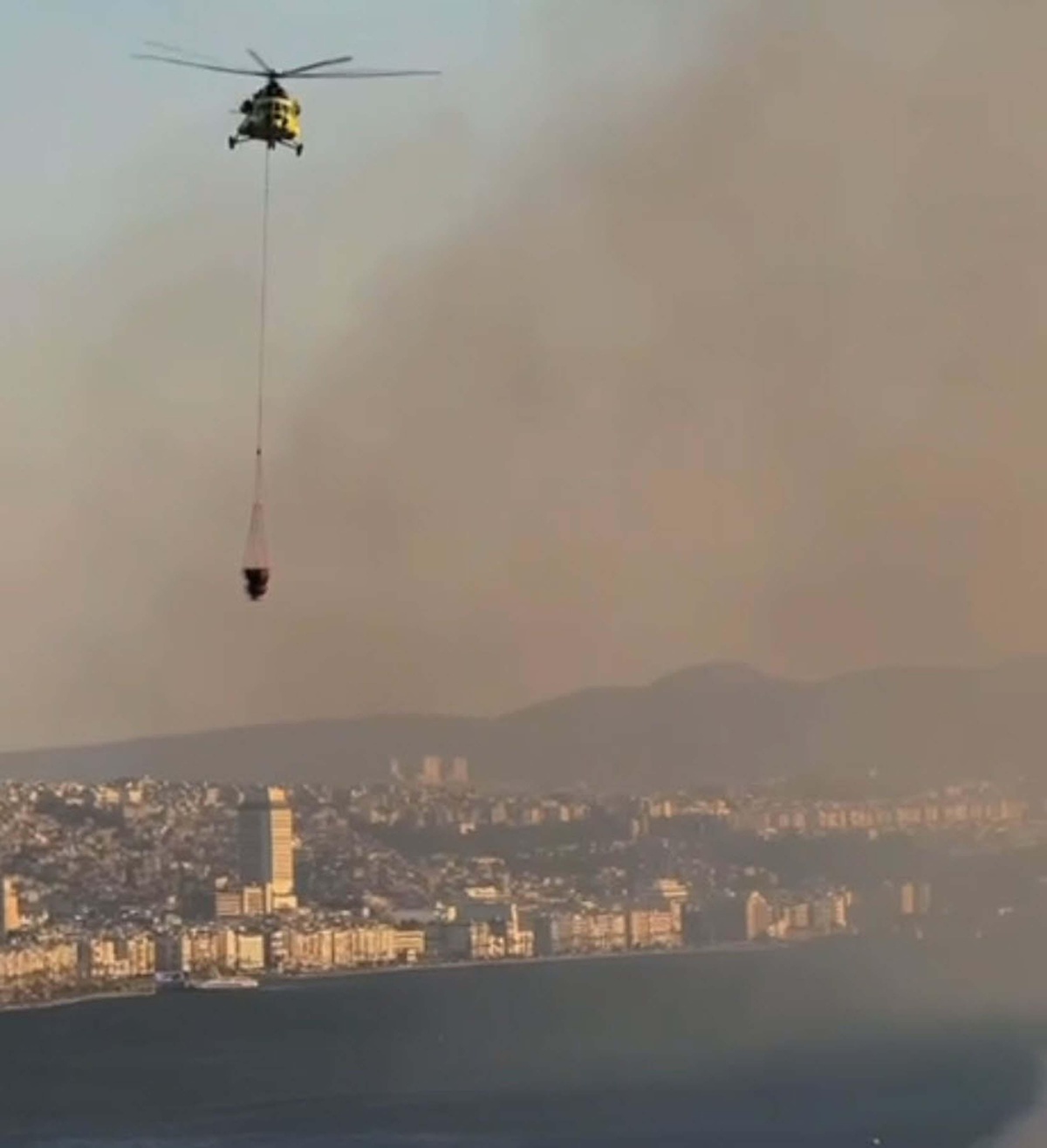 İzmir ve Manisa\'da 13 Yangın Kontrol Altına Alındı