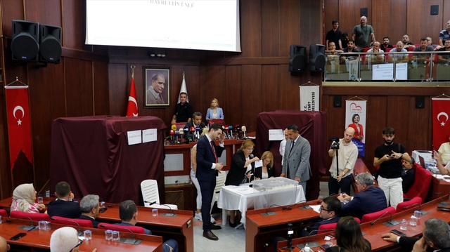 İzmit Belediye Başkan Vekilliğine Lütfü Obuz seçildi