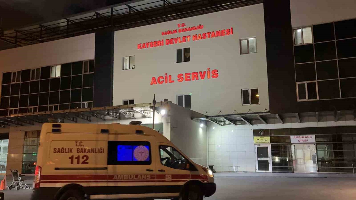 Kayseri\'de Bıçaklı Kavga: 1 Yaralı