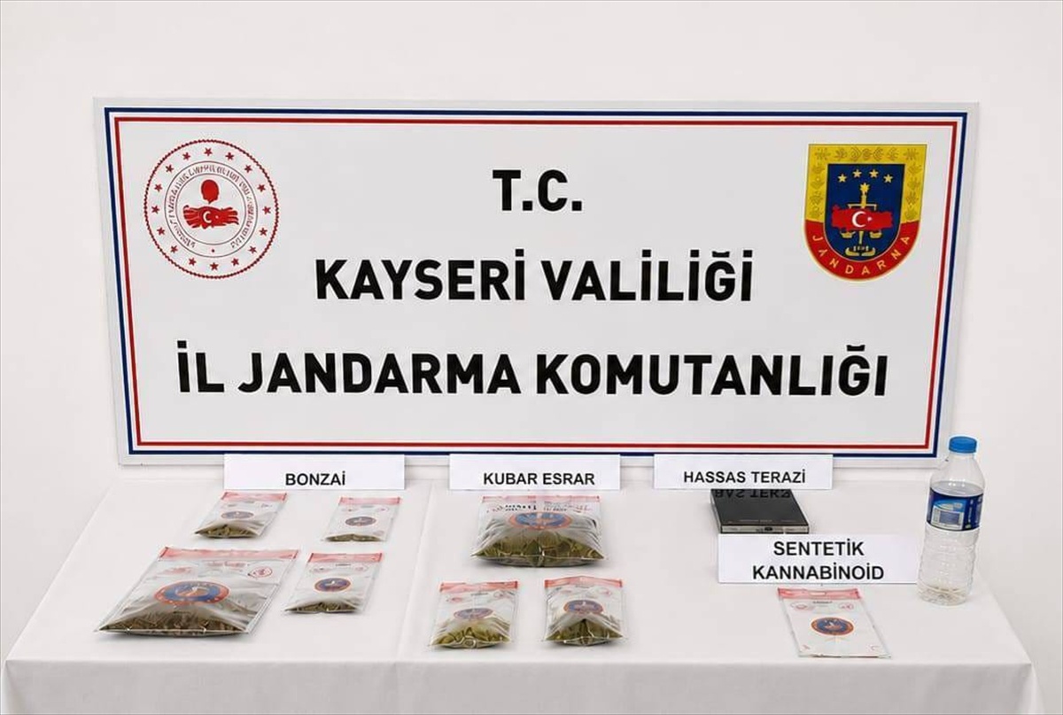 Kayseri\'de Uyuşturucu Operasyonu: 2 Gözaltı