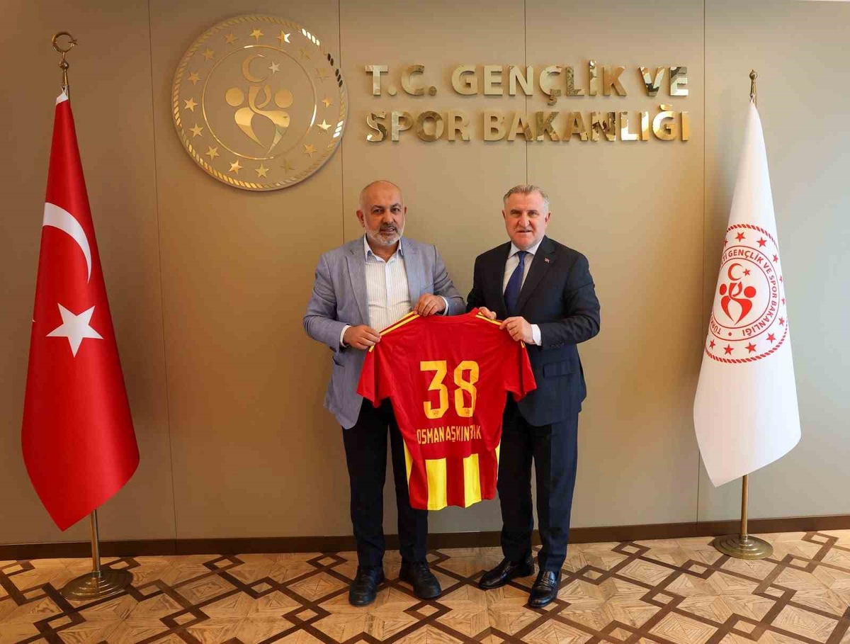Kayserispor'dan Bakan Bak'a Ziyaret