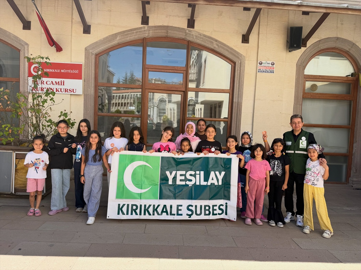 Yeşilay, Kız Kur\'an Kursu\'na Bağımlılık Eğitimi Verdi