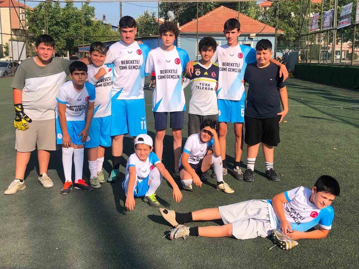 Dostluk Kazansın: Kur\'an Kursları Arası Futbol Turnuvası
