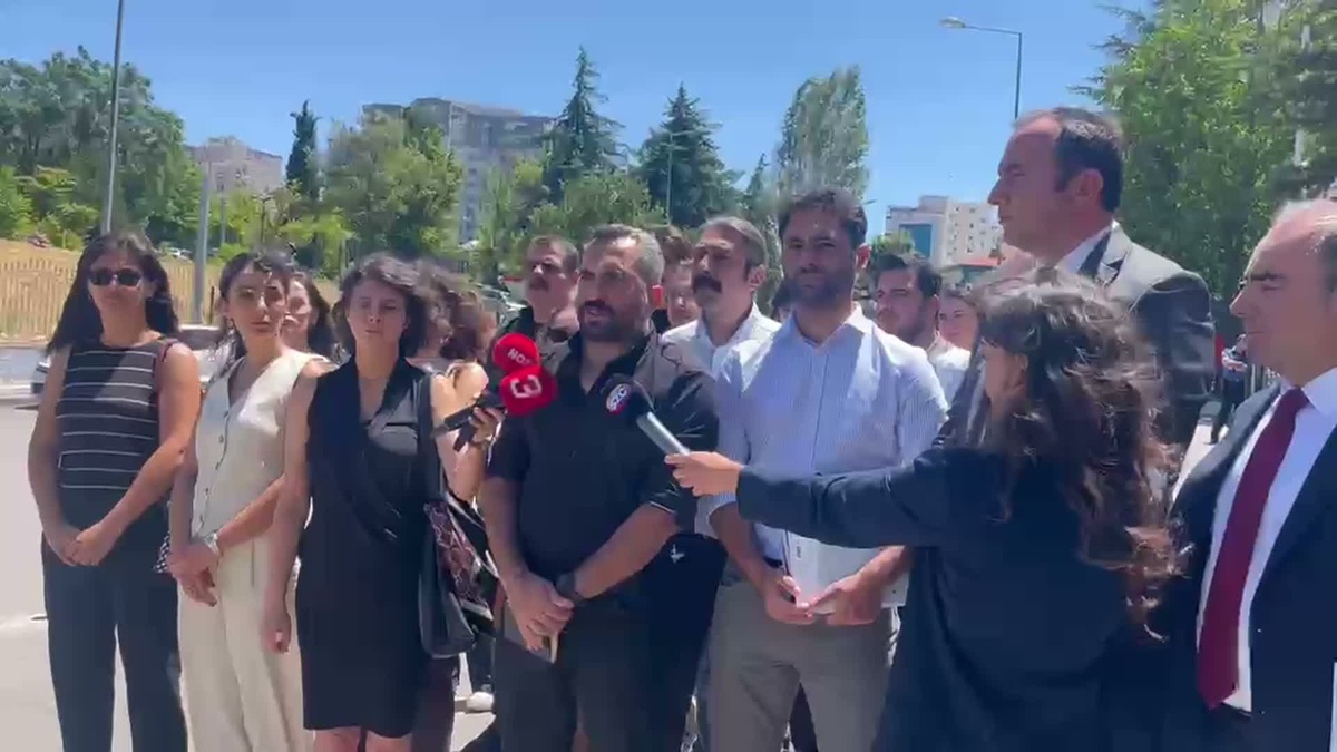 Öğretmenlerden Taban Maaş ve Atama Talebi