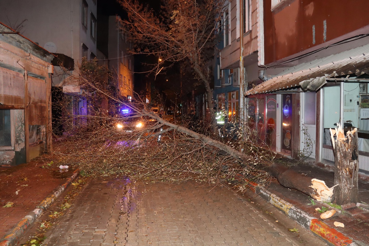 Marmara\'da Fırtına Uyarısı