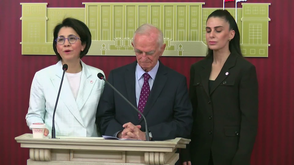 Önder Sav CHP\'den İstifa Etti