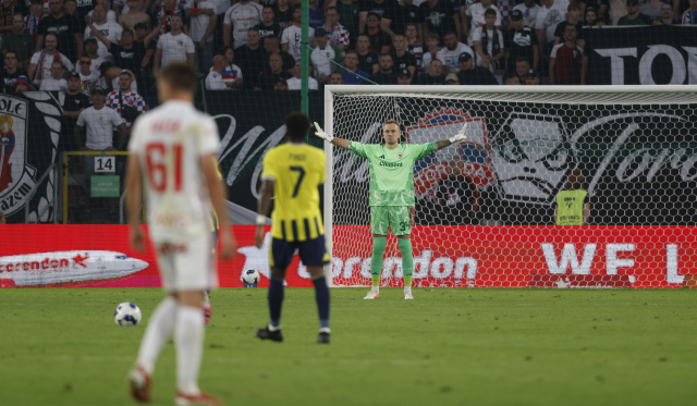Polonya basını, Fenerbahçeli yıldızı yere göğe sığdıramadı