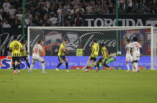 Polonya basını, Fenerbahçeli yıldızı yere göğe sığdıramadı