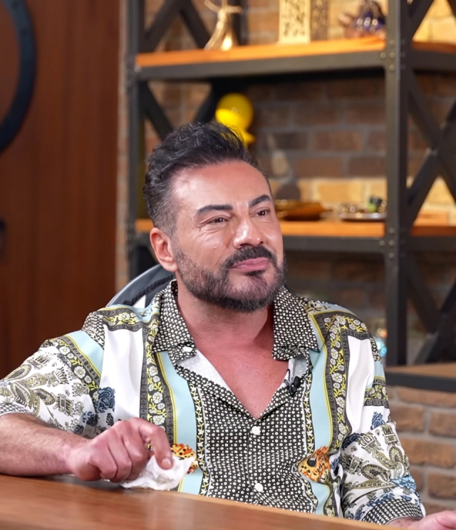 Rober Hatemo’dan yıllar sonra gelen itiraf: Babam ayağını ağzıma soktu
