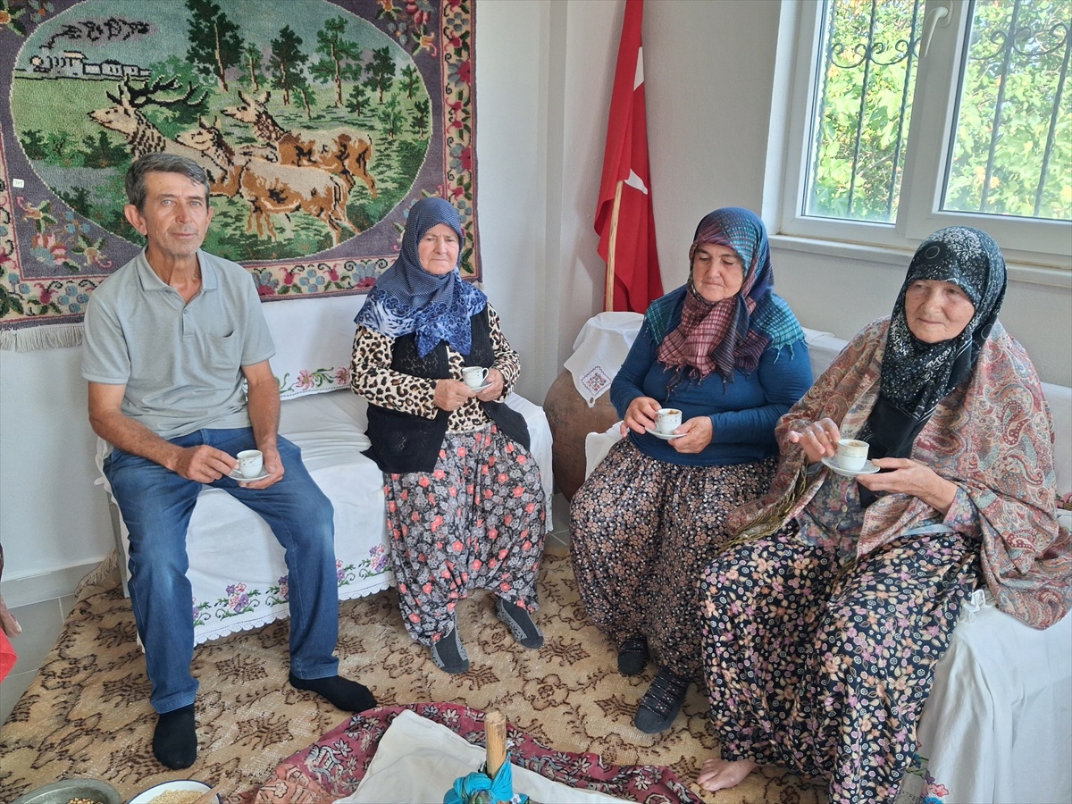 Nohut Kavurga Geleneği Korunuyor