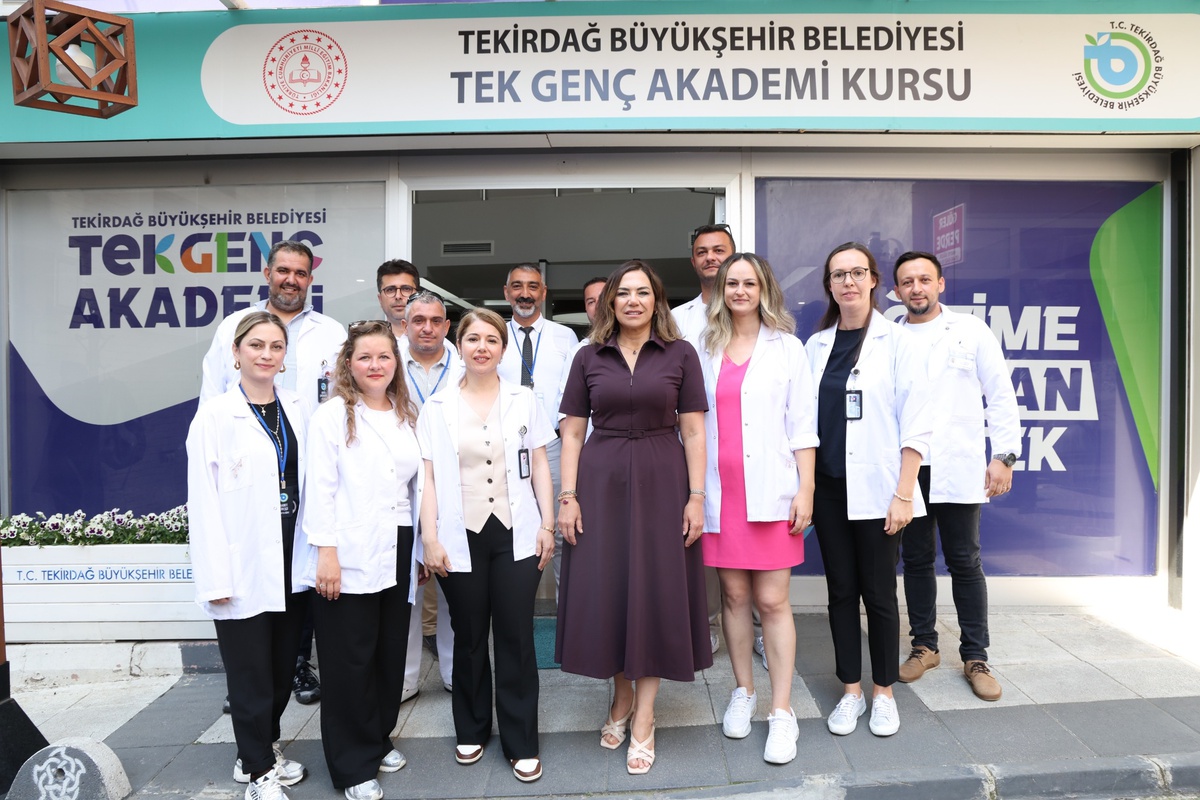 TEK Genç Akademi, üniversite yolculuğunda da gençlerin yanında