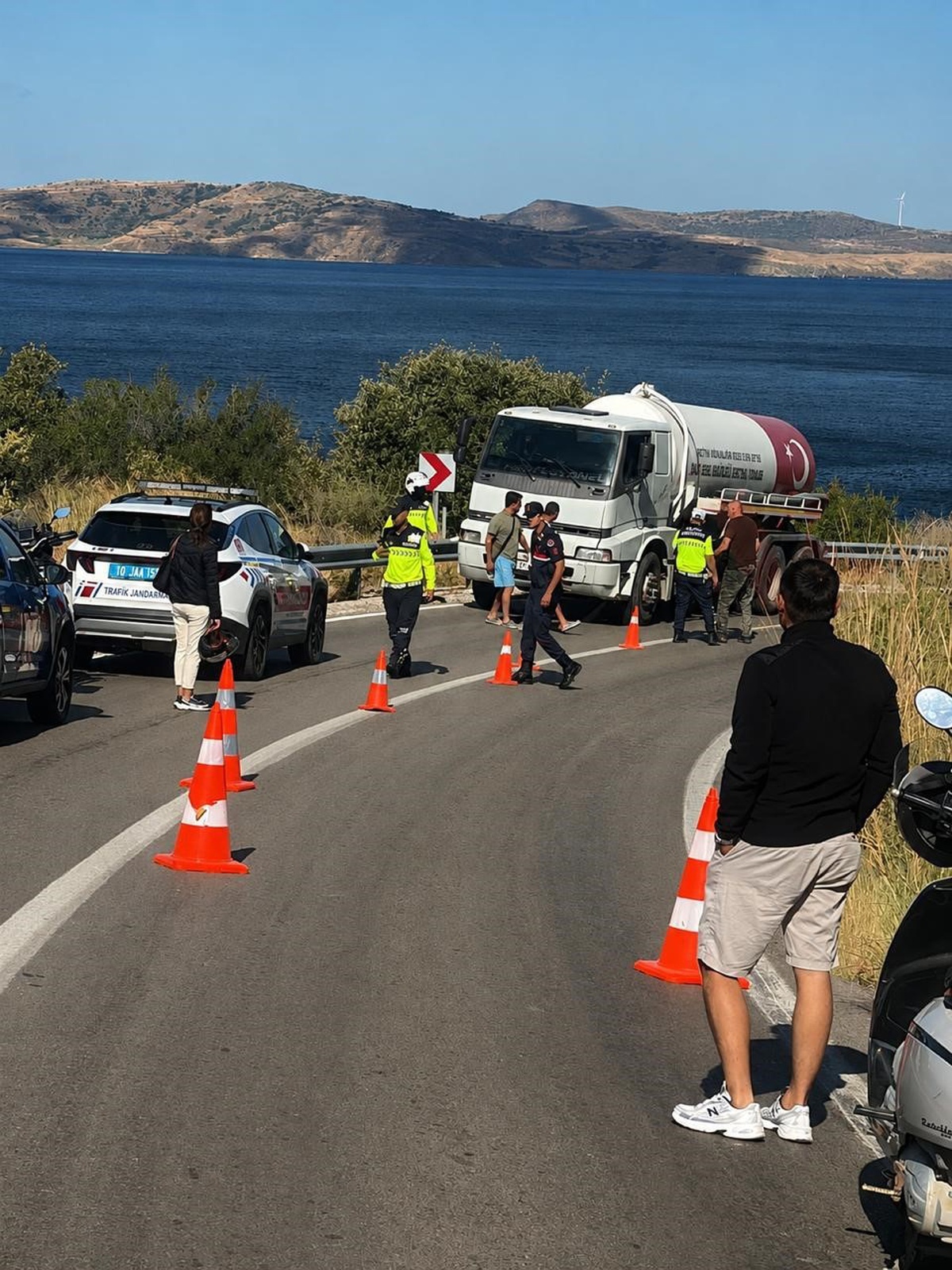 Erdek\'te Motosiklet Kazası: Genç Kız Hayatını Kaybetti