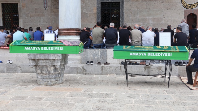Kadere bak! Farklı şehirlerde yaşayan anne ve oğlu 2 saat arayla vefat etti