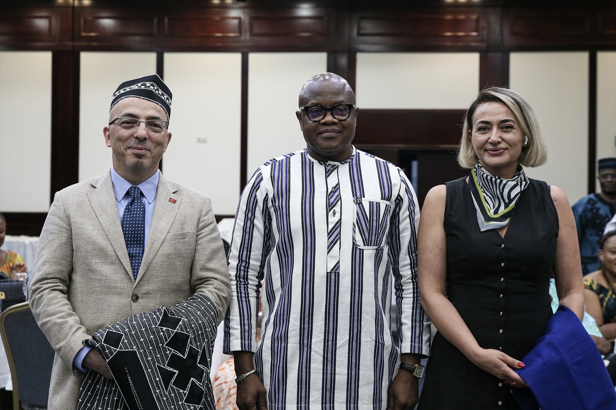 Burkina Faso\'da Türk Hekimlere Teşekkür