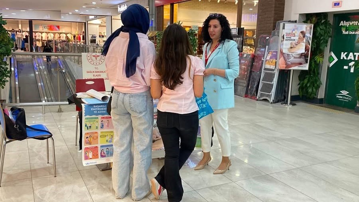 Elazığ\'da Emzirme Haftası Etkinliği