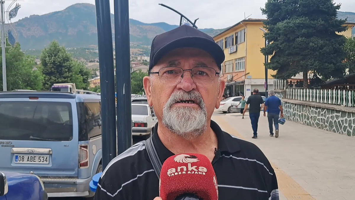 Emeklilerden Faruk Çelik\'e Tepki