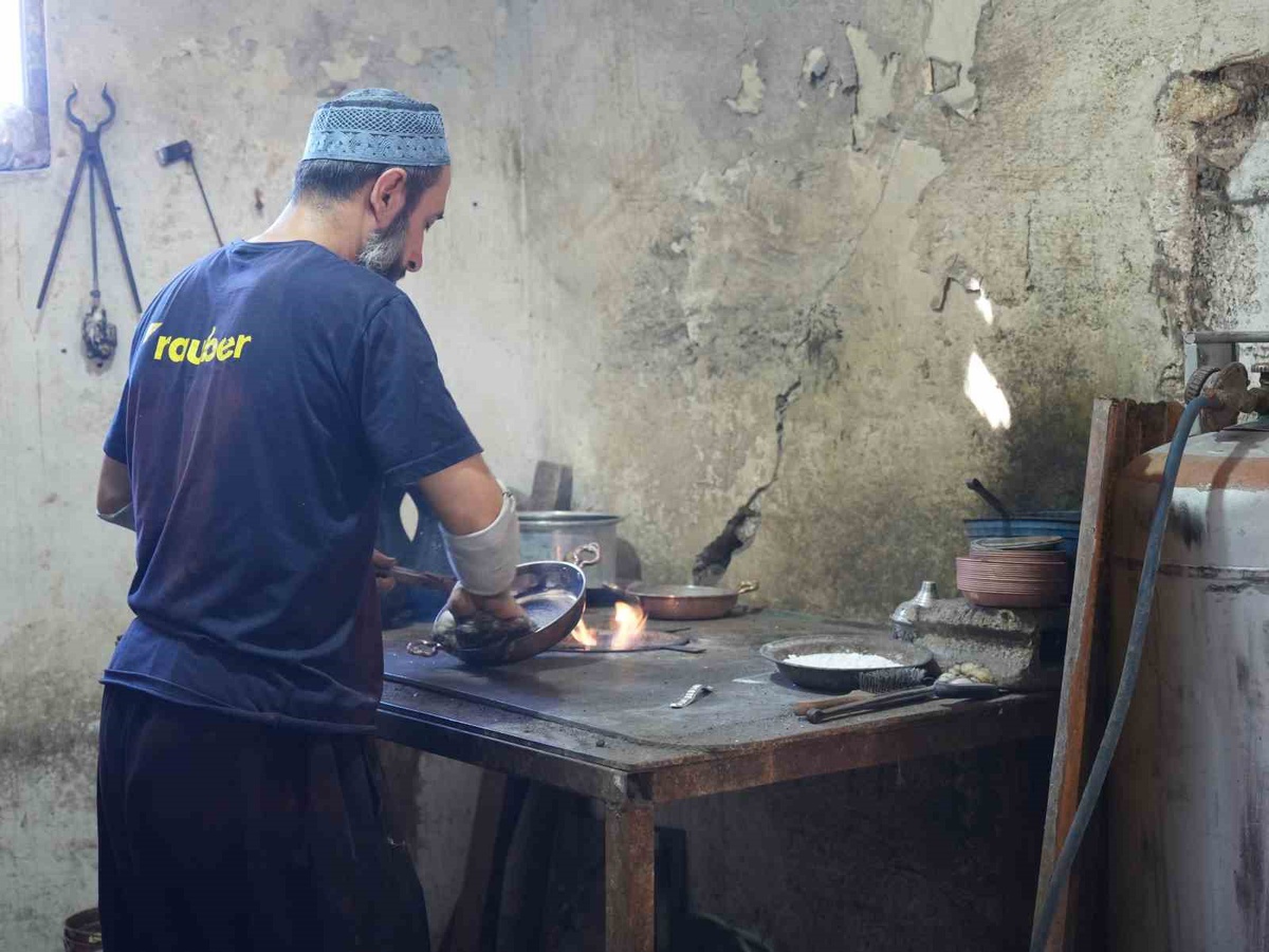 Gaziantep\'teki Kalay Ustaları Sıcakla Mücadele Ediyor