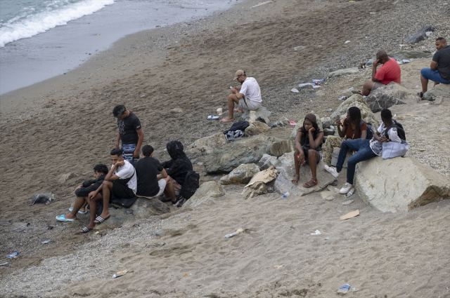 Göçmen kriziyle boğuşan İspanya'ya ilk darbe! Schengen kapsamındaki serbest dolaşımı askıya aldılar