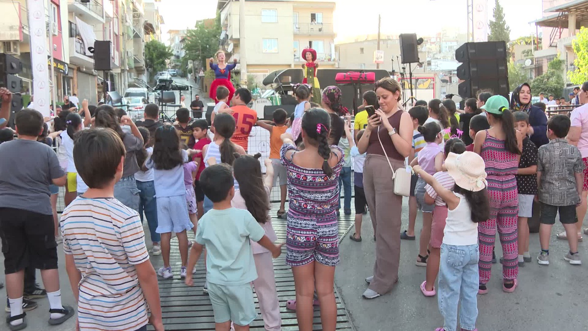İzmir Büyükşehir Belediyesi mahalle kültürünü yeniden canlandırıyor