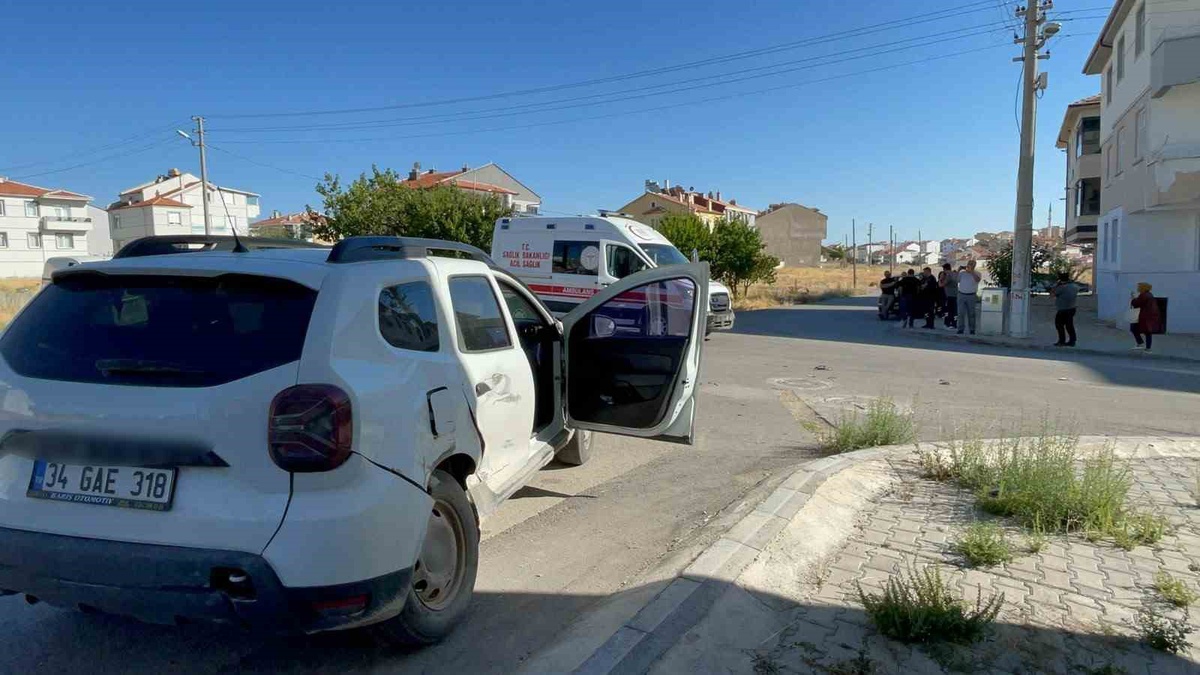 Karaman\'da Ambulans ve Cip Çarpıştı