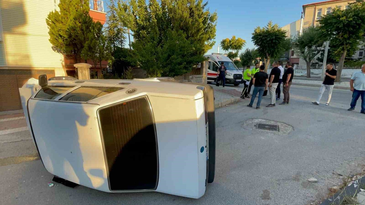 Karaman\'da Kaza: Sürücü Sağ Kurtuldu