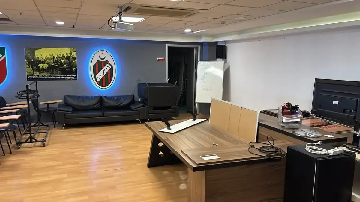 Karşıyaka\'da Spor Salonu Krizi