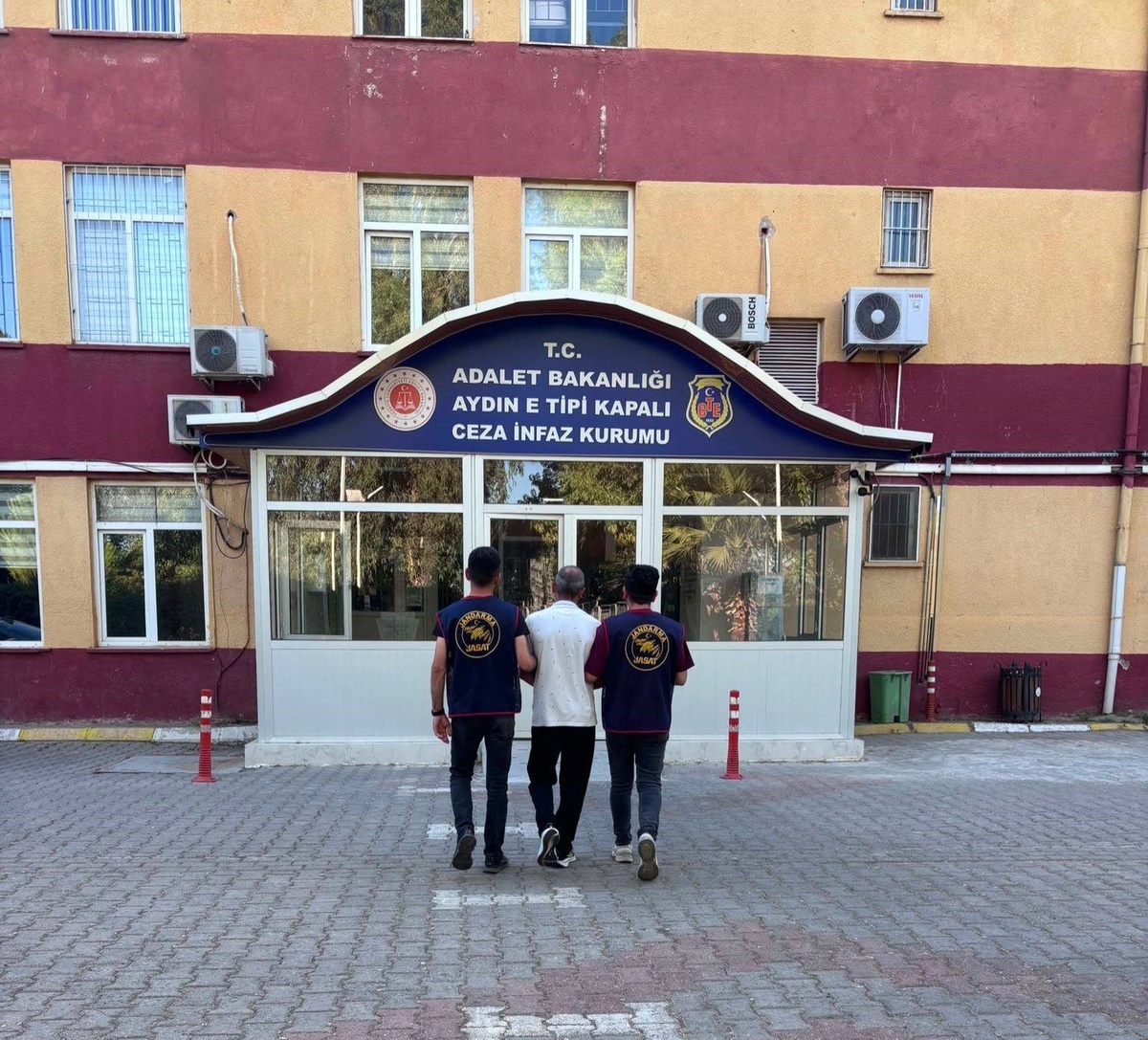 Kasten Yaralama Hükümlüsü Yakalandı