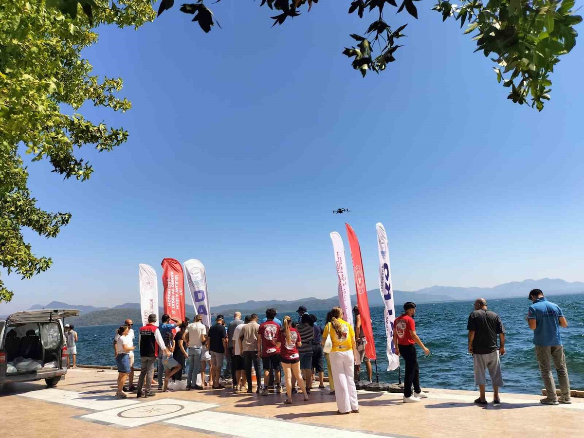 Köyceğiz Gölü\'ne Yavru Balık Salımı