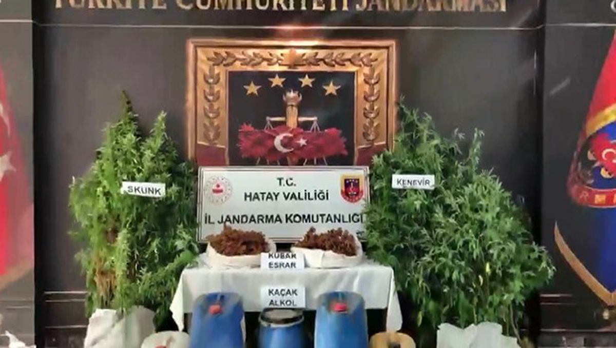 Hatay\'da Kenevir Eken 2 Zehir Taciri Yakalandı