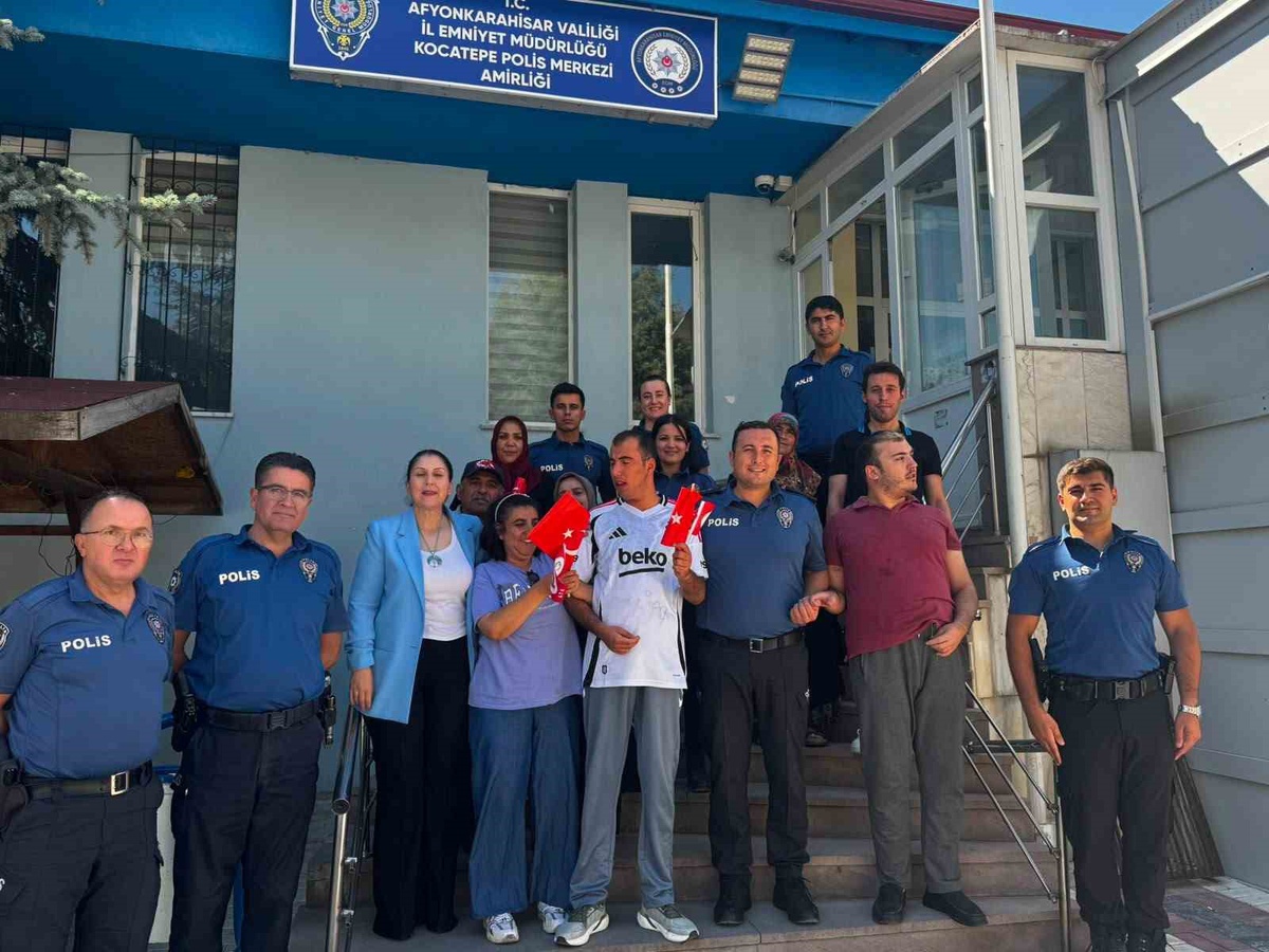 Otizmli Çocuklardan Polis Şefine Teşekkür