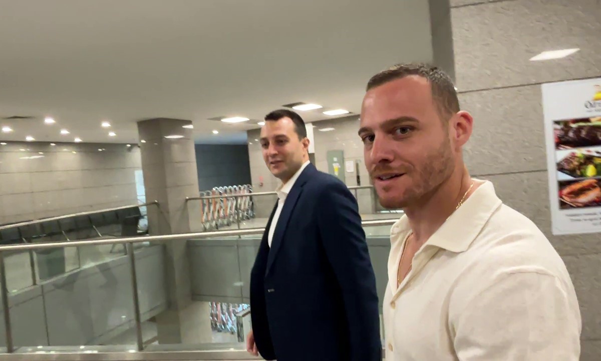 Kerem Bursin AHBAP Bağışını Açıkladı