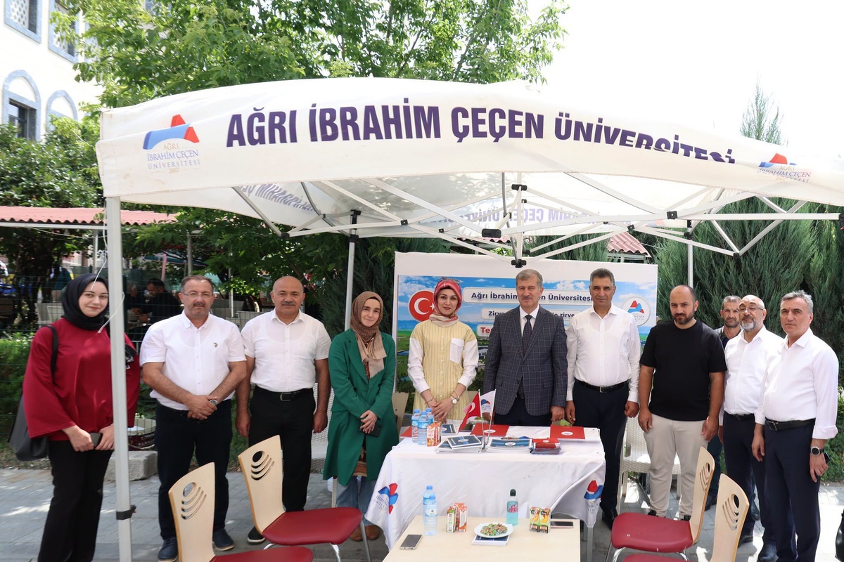 Rektör Gülçin Adaylarla Buluştu