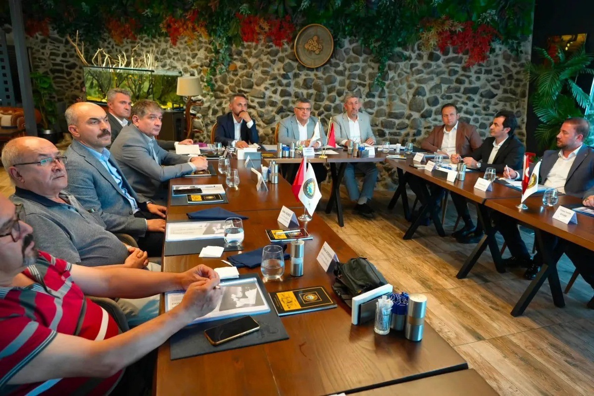 Sinop\'ta Ekonomi ve Yatırımlar Toplantısı