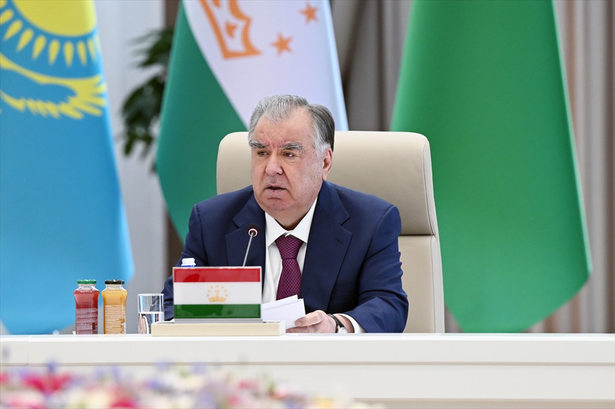 Orta Asya\'da Yeni Petrol Rafinerisi Önerisi
