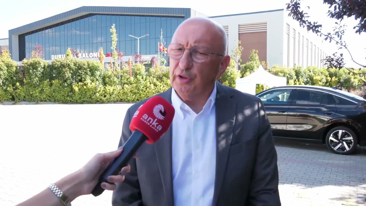 YENİ Parti Genel Başkan Yardımcısı Utku Çakırözer\'den Silivri Cezaevi ziyareti: Silivri\'nin kapısında hak, hukuk, adalet, çağrısında bulunuyoruz