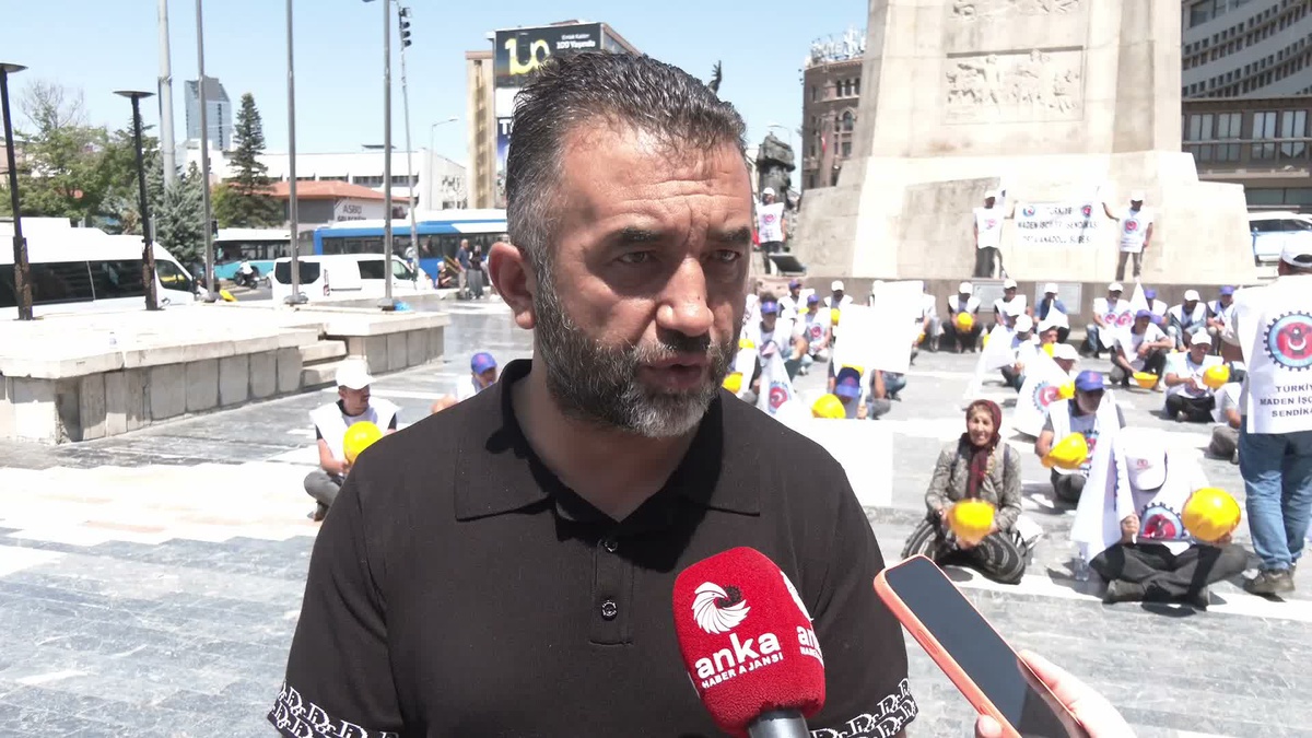 Doruk Madencilik işçilerinin, Ulus Meydanı\'ndaki oturma eylemi sürüyor: "Ankara\'nın göbeğindeyiz. Buradan başka nereye gideceğiz?"