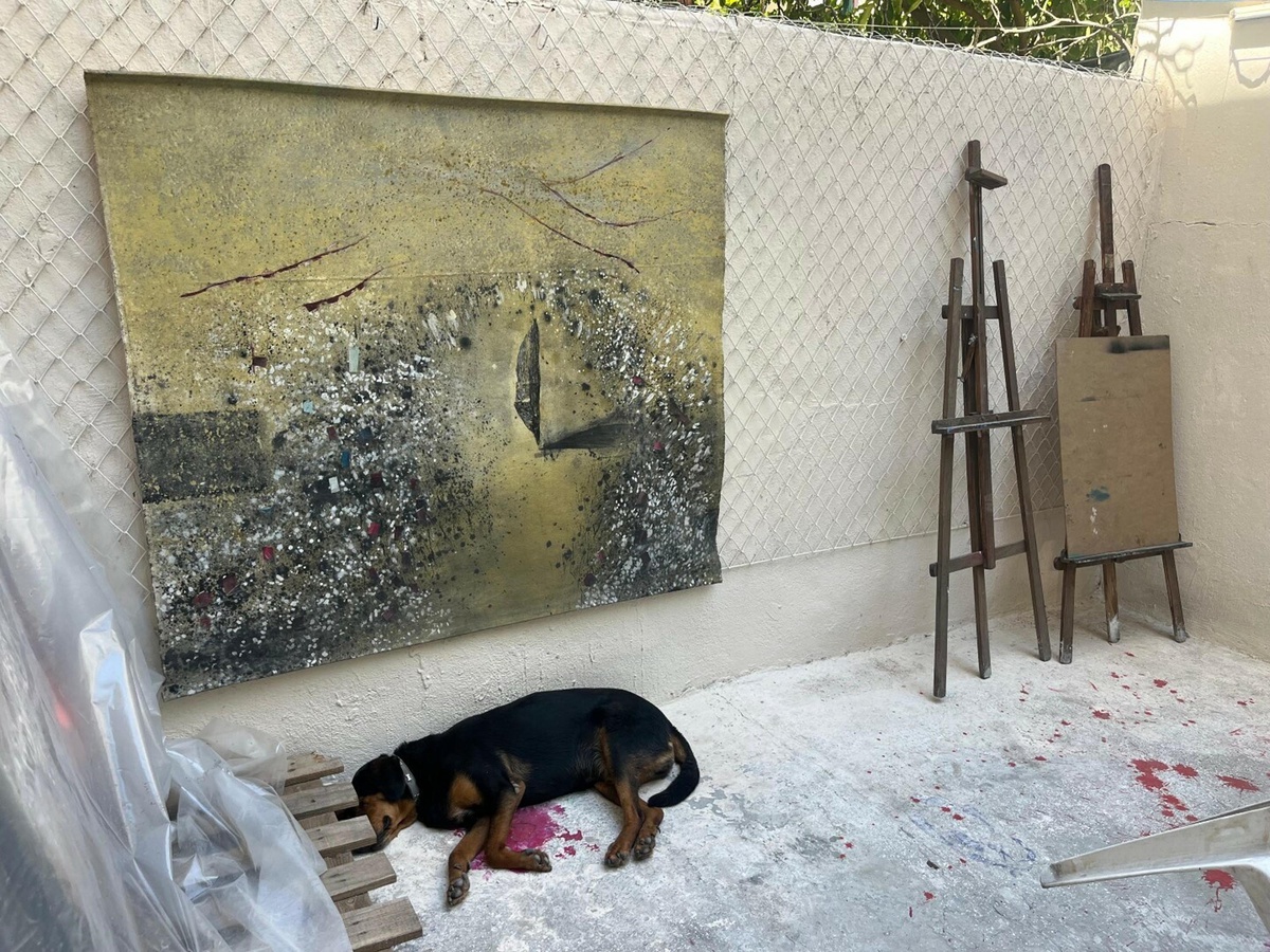 Emekli Öğretmen Bahçesini Sanat Atölyesine Dönüştürdü