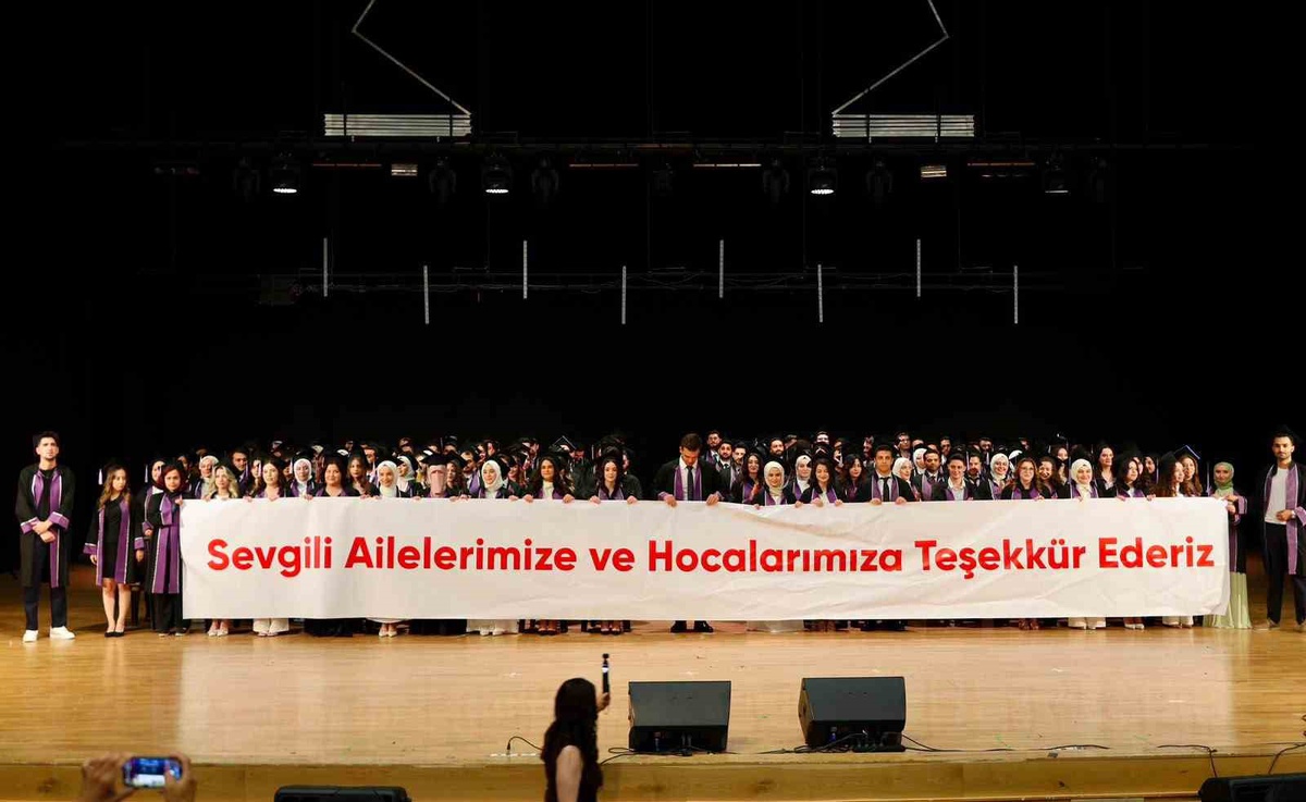 Erciyes Üniversitesi\'nde Diş Hekimliği Mezuniyet Töreni