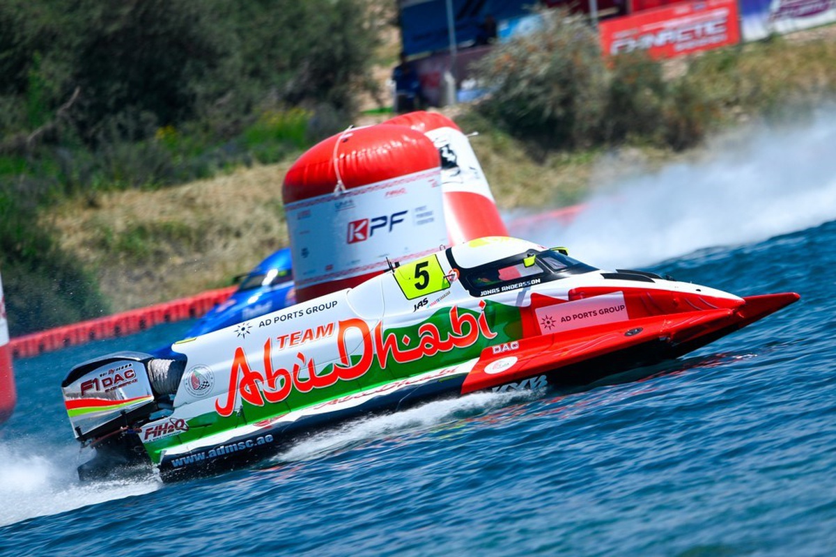 Kırgızistan Grand Prix\'sinde Fırtına Gibi Geçtiler