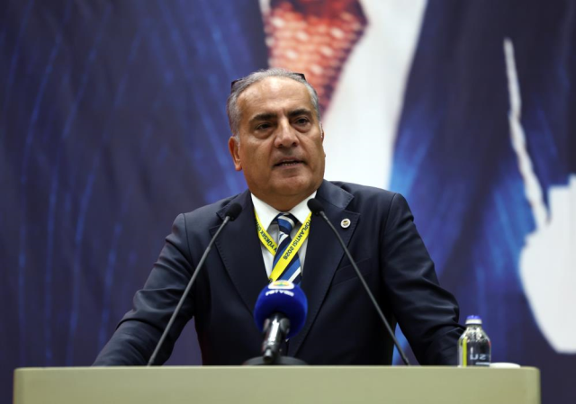 Fenerbahçe'de Yüksek Divan karıştı! <a class='keyword-sd' href='/aziz-yildirim/' title='Aziz Yıldırım'>Aziz Yıldırım</a>'dan çok sert tepki